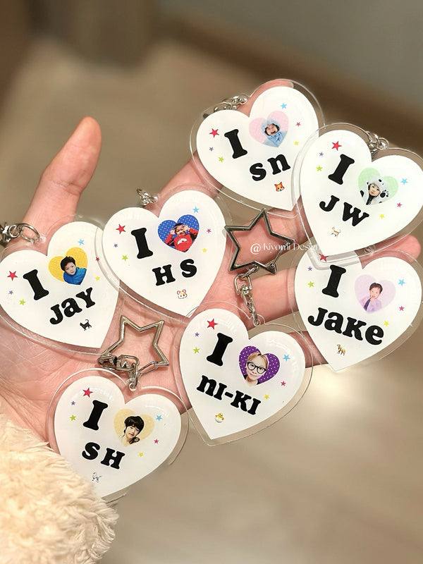 ❤️⭐ ENHYPEN Fanmade Keychain – “I Love” Heart Design